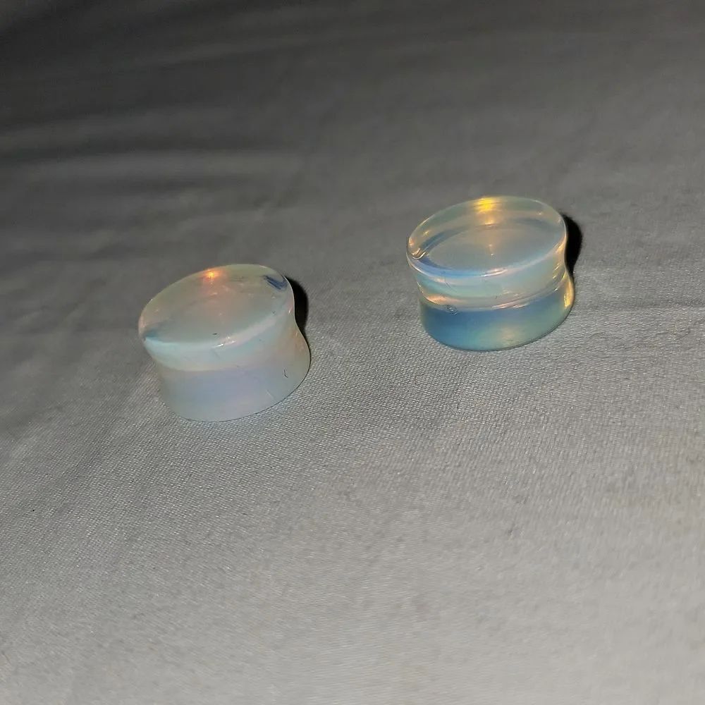 ½ plugs - Picture 2 of 3